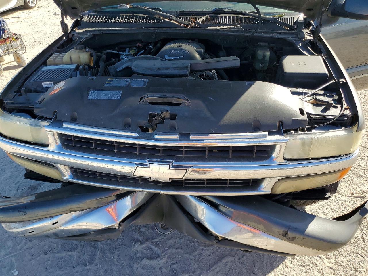 2002 CHEVROLET SUBURBAN C1500 photo 34