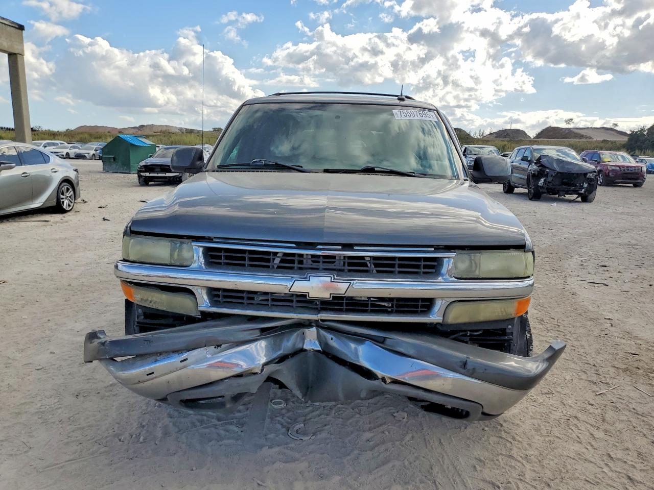 2002 CHEVROLET SUBURBAN C1500 photo 13