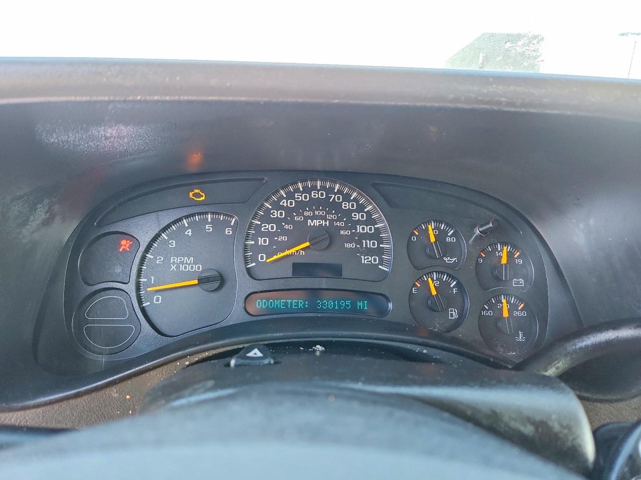 2005 GMC YUKON XL K1500 photo 9
