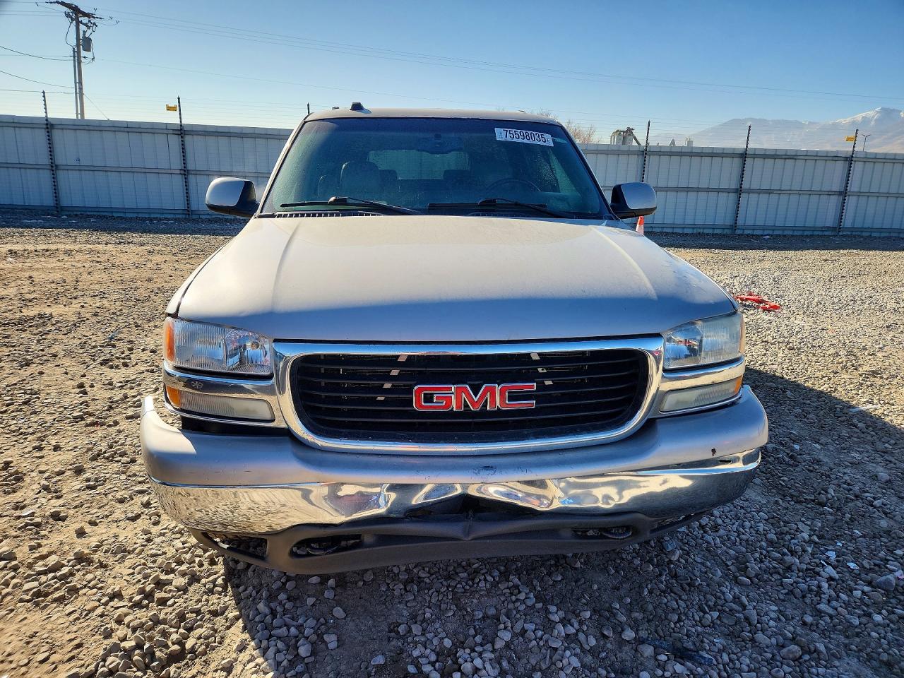 2005 GMC YUKON XL K1500 photo 5