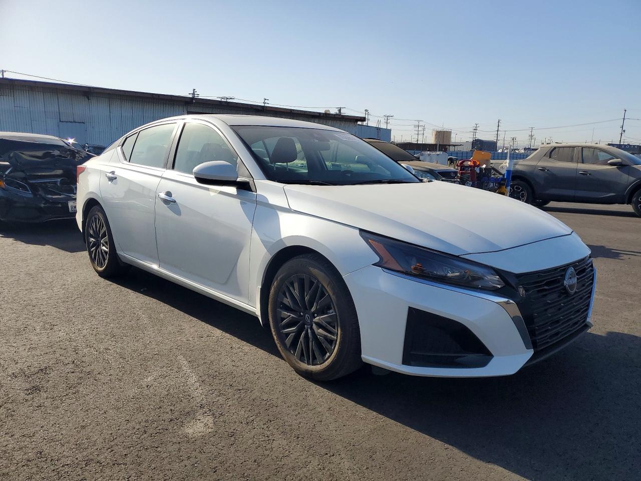 2025 NISSAN ALTIMA SV photo 10