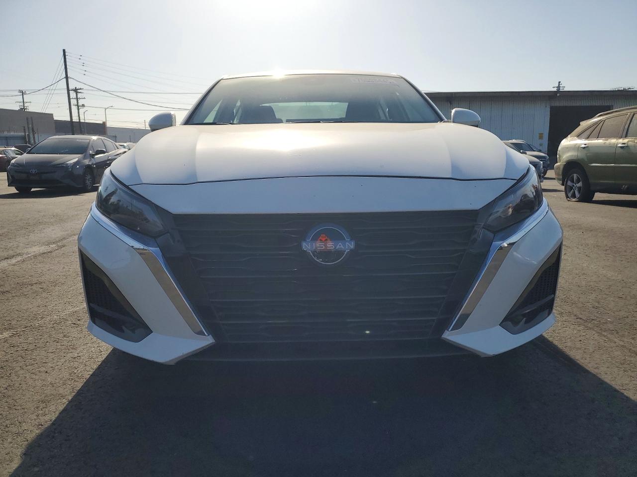 2025 NISSAN ALTIMA SV photo 13