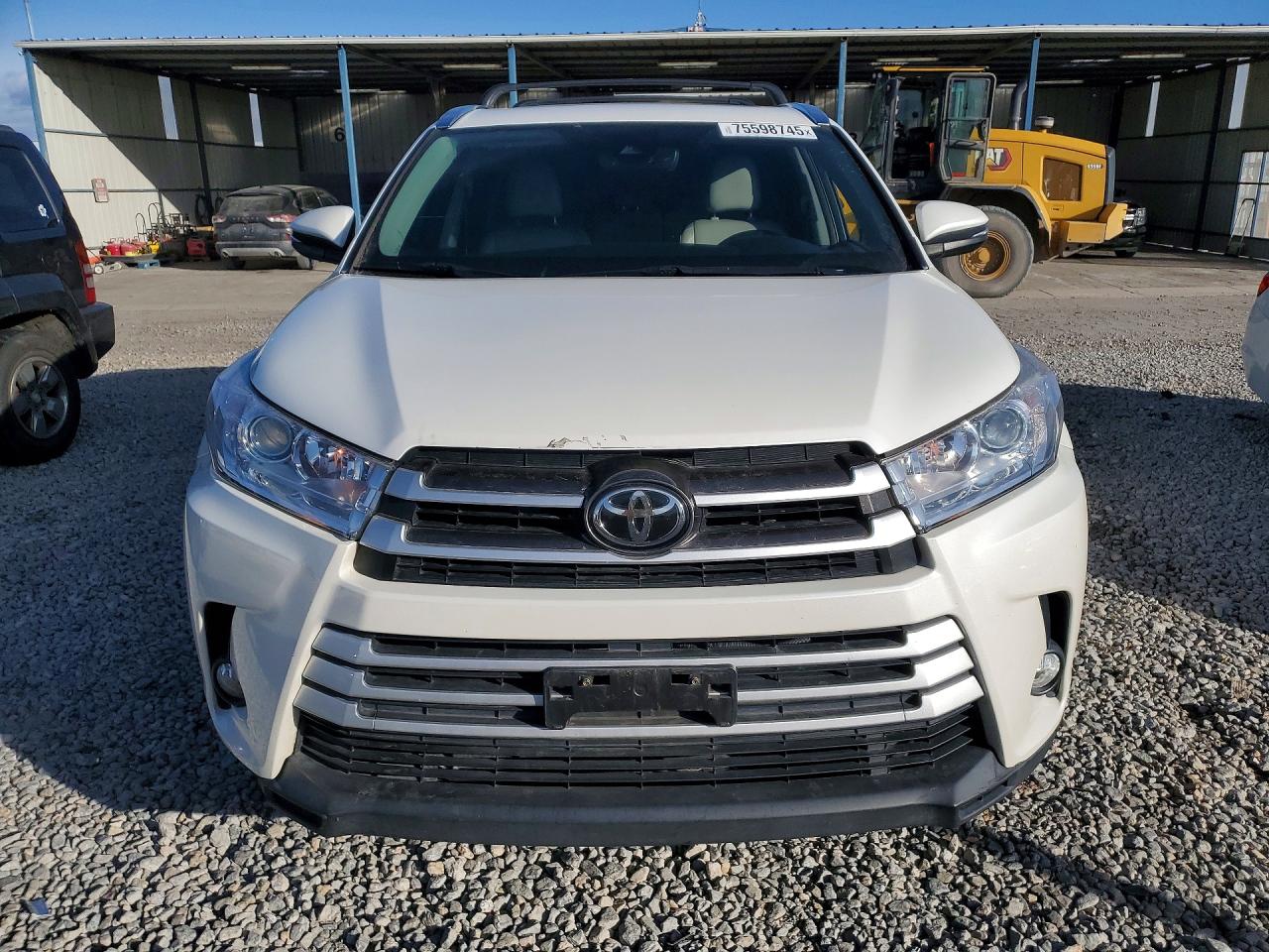 2017 TOYOTA HIGHLANDER photo 5