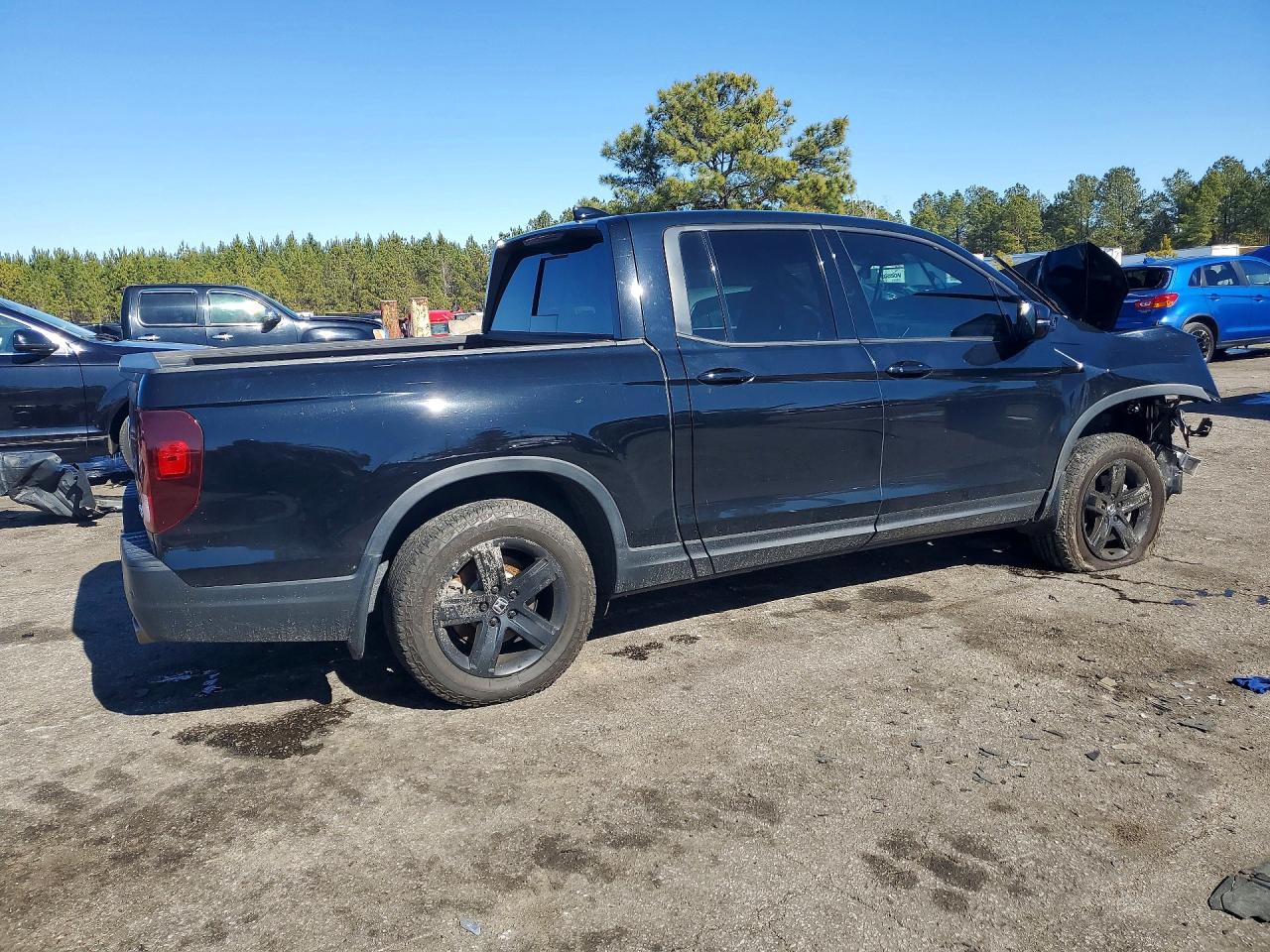 2022 HONDA RIDGELINE BLACK EDITION photo 5