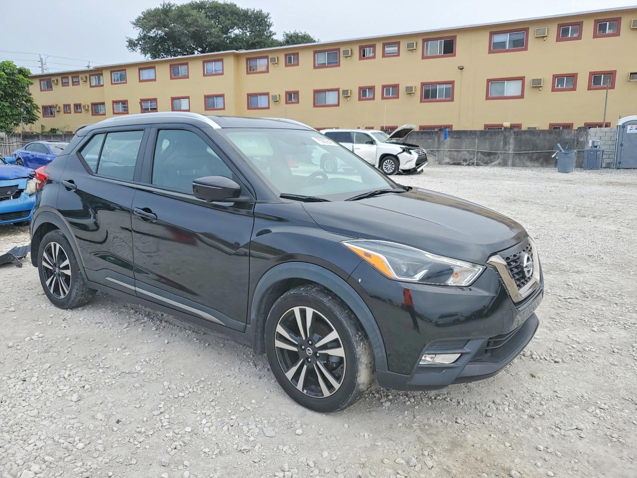 2019 NISSAN KICKS SR photo 7
