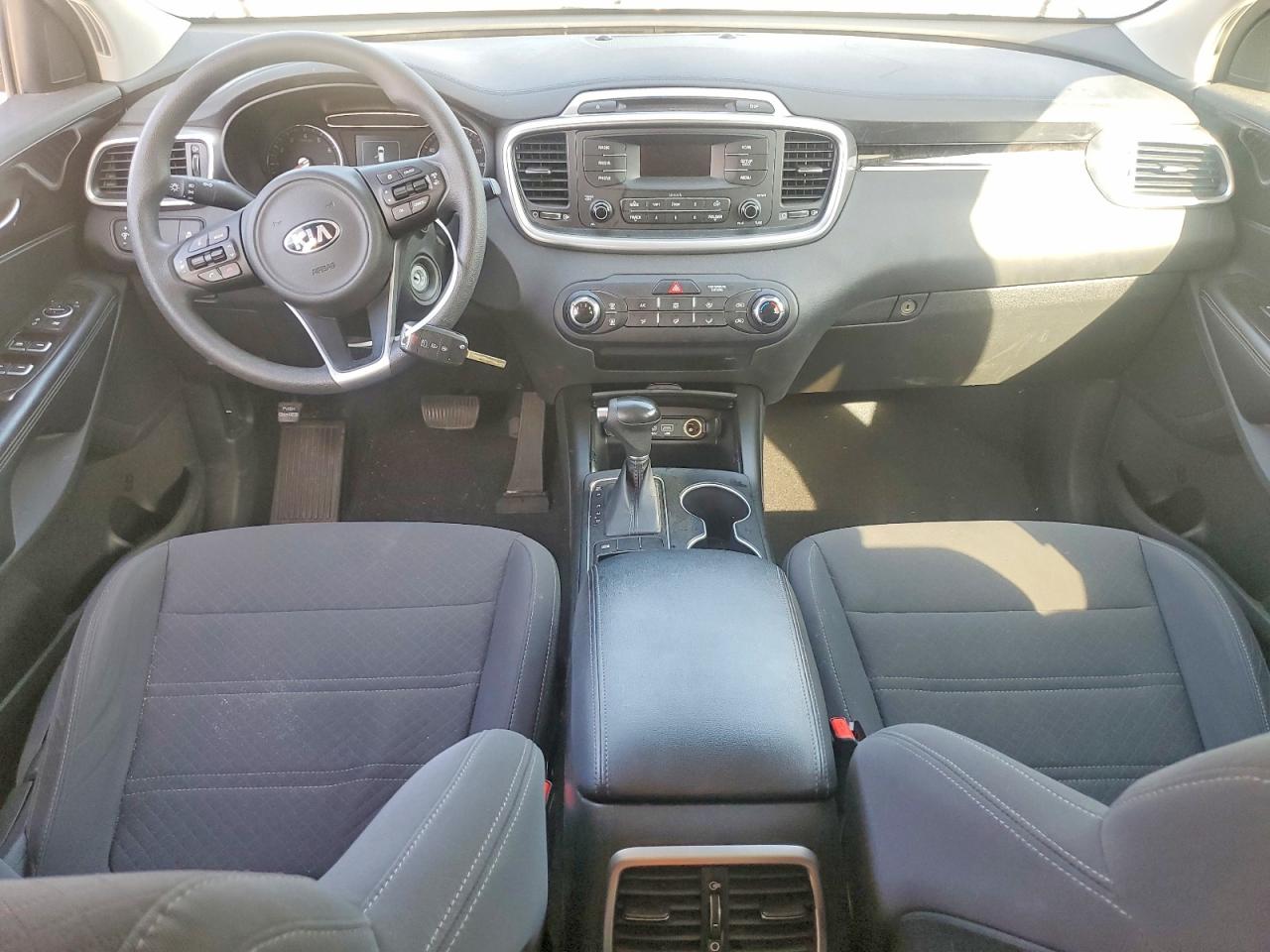 2017 KIA SORENTO LX photo 22