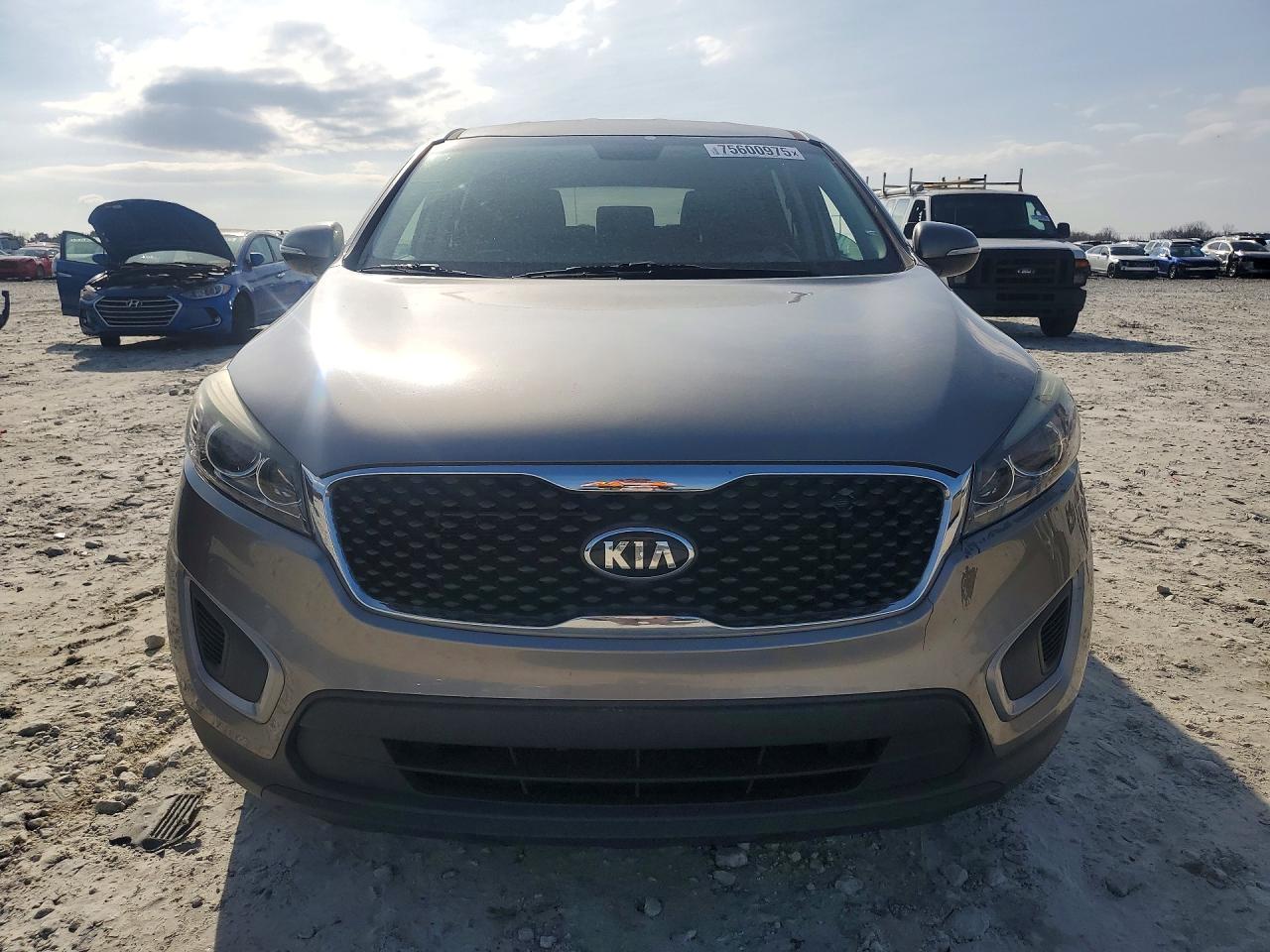 2017 KIA SORENTO LX photo 13