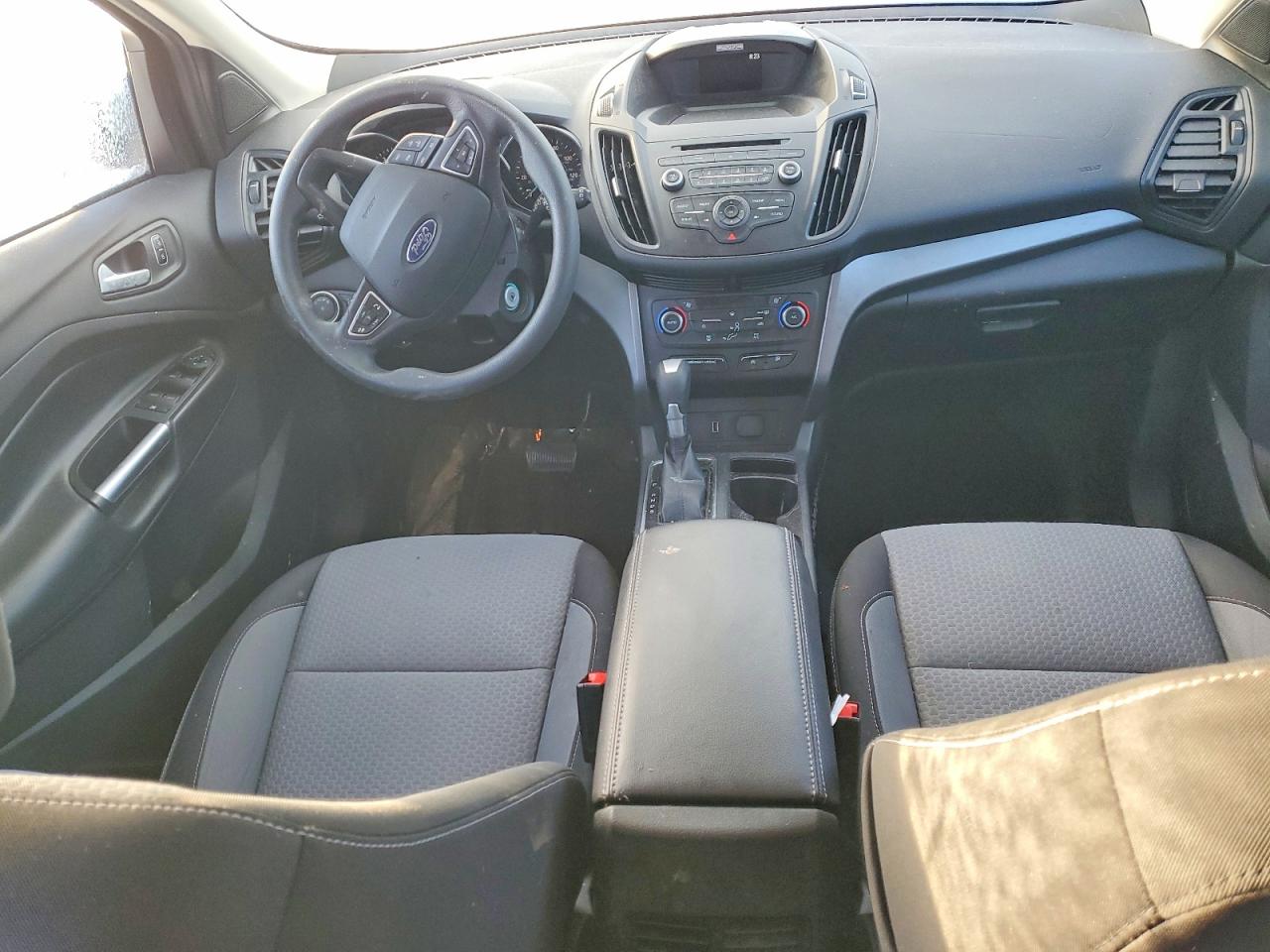 2017 FORD ESCAPE SE photo 8