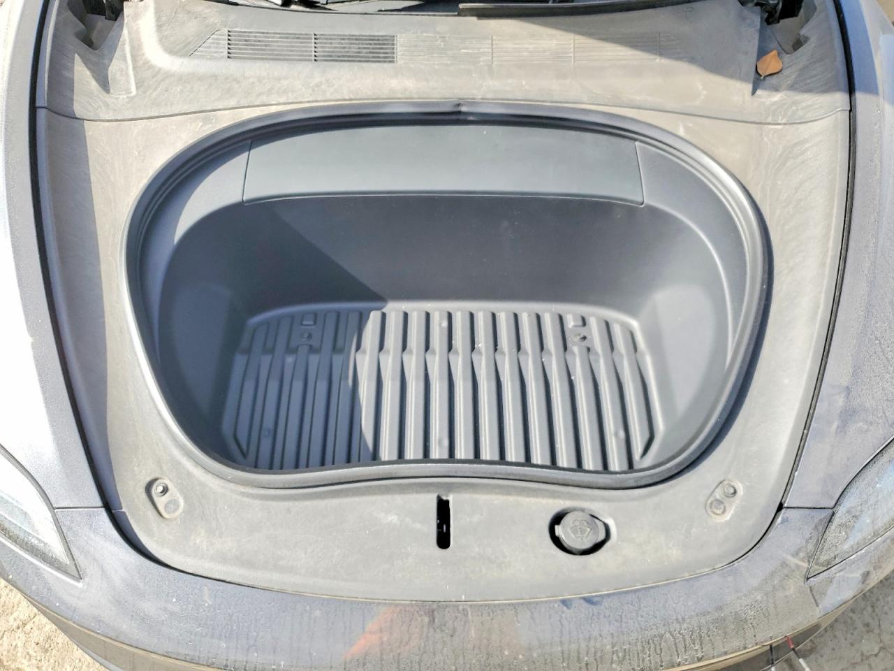 2024 TESLA MODEL 3 photo 11