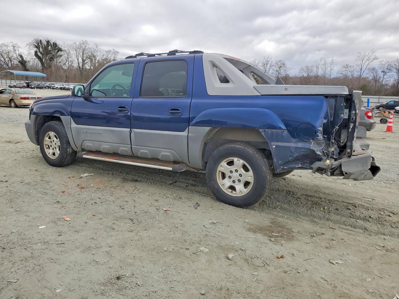 2002 CHEVROLET AVALANCHE K1500 photo 2