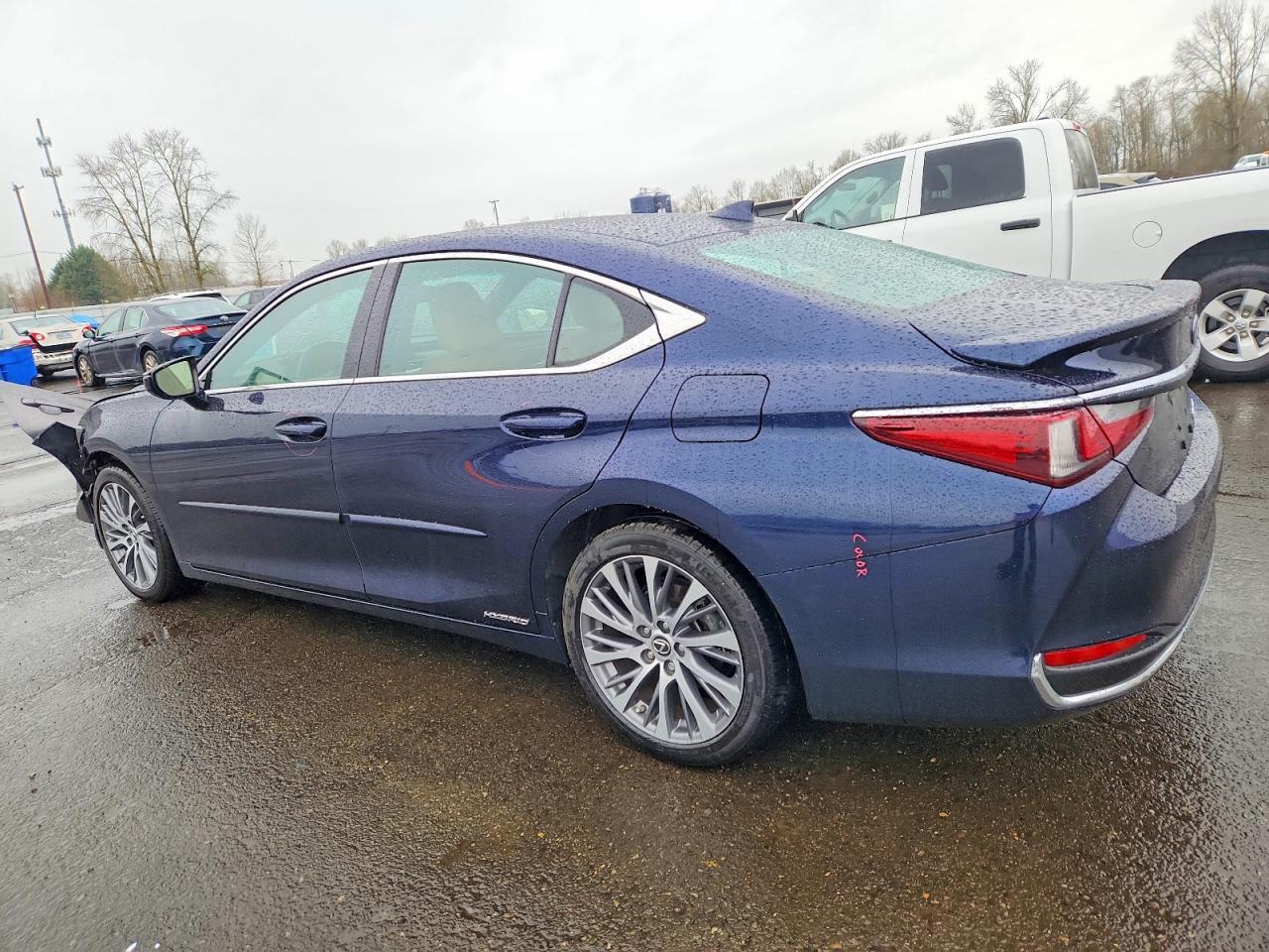 2021 LEXUS ES 300H photo 2