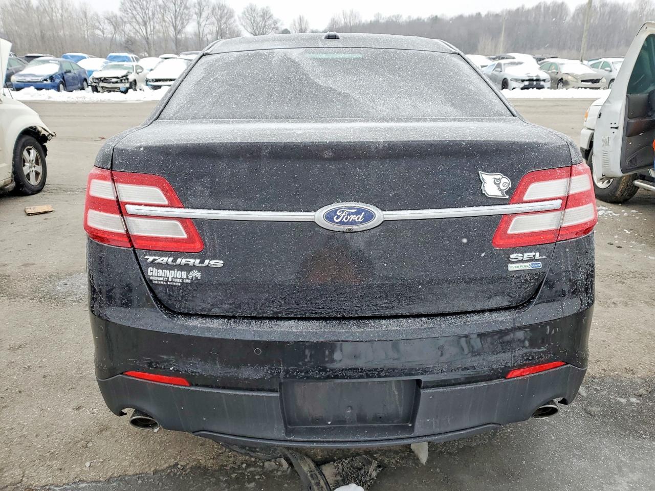 2018 FORD TAURUS SEL photo 16