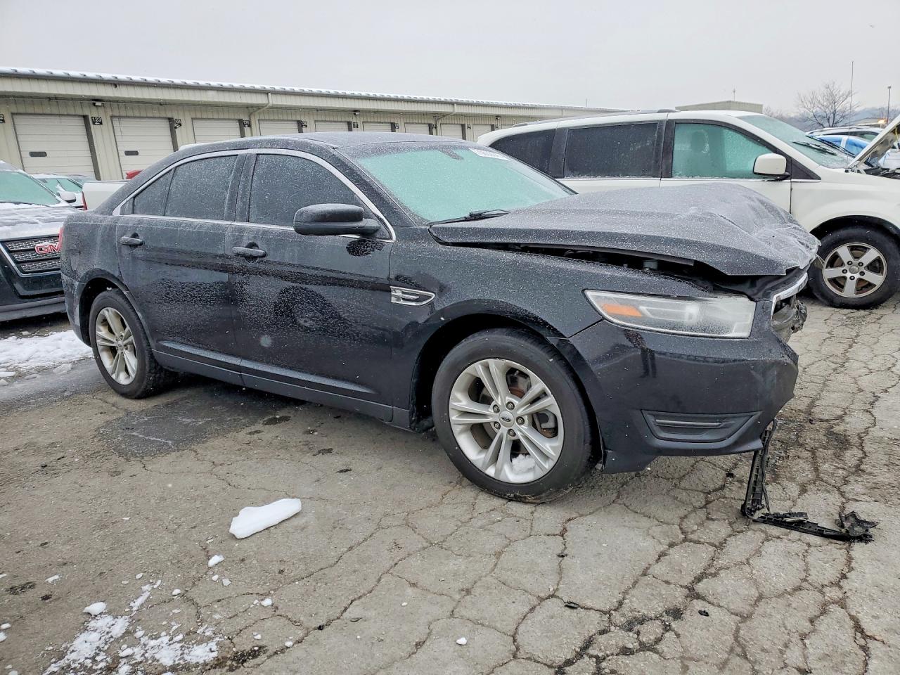 2018 FORD TAURUS SEL photo 10