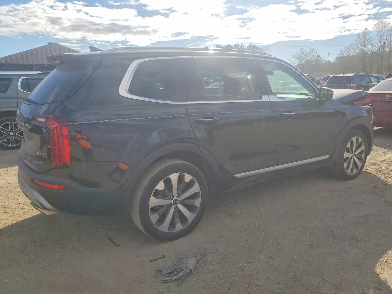 2021 KIA TELLURIDE S photo 3