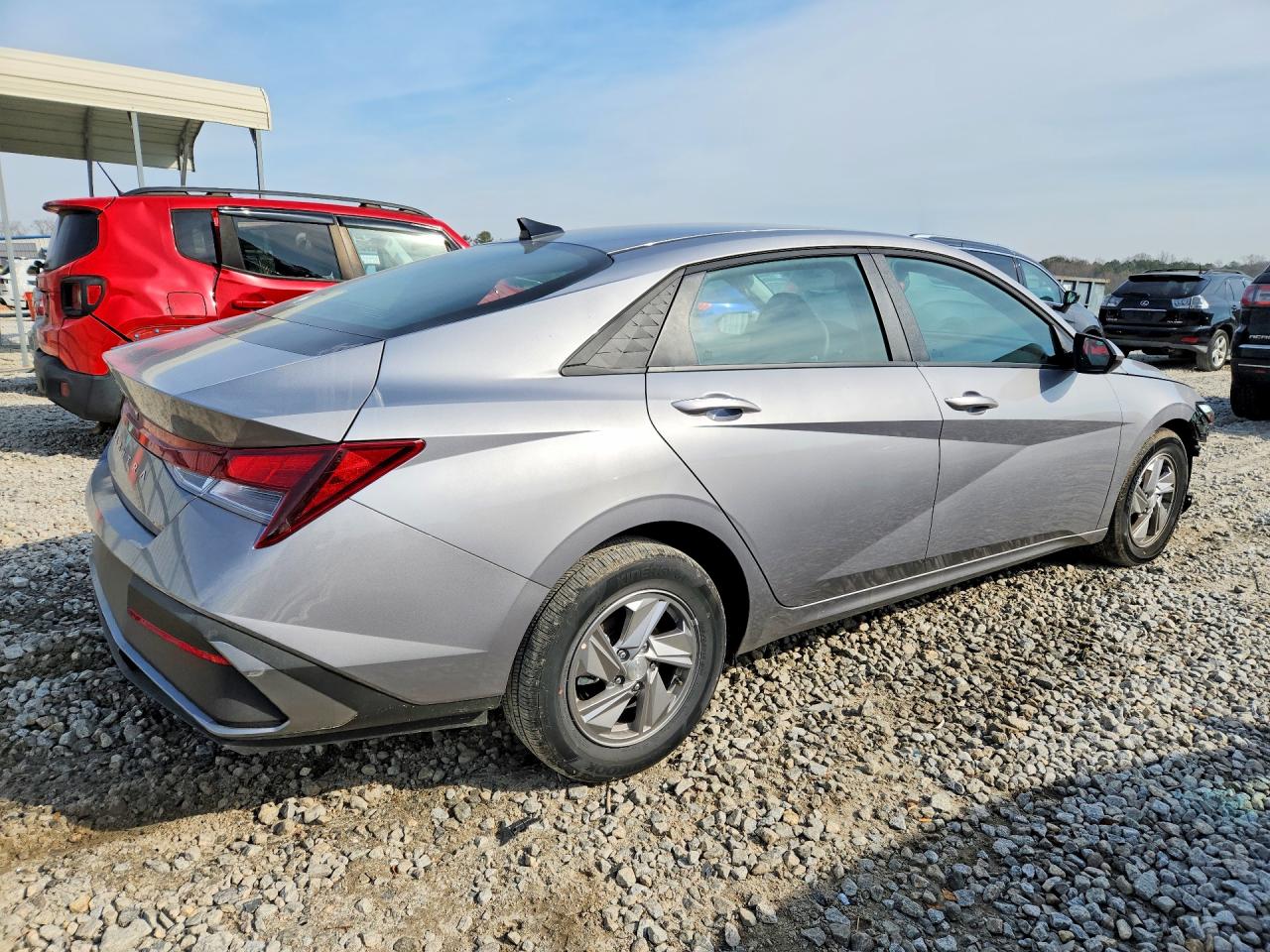 2025 HYUNDAI ELANTRA SE photo 3