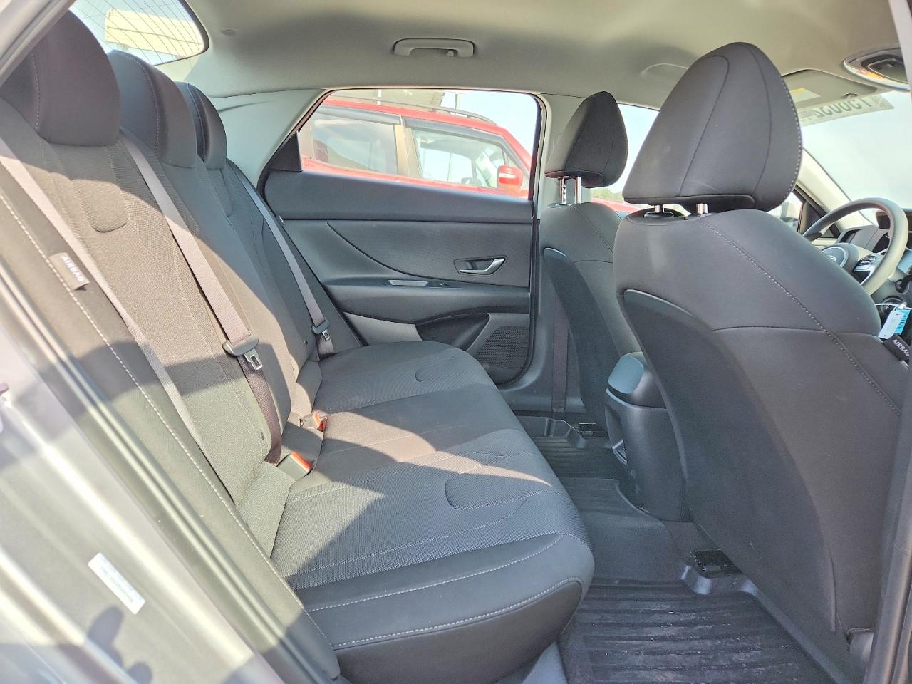 2025 HYUNDAI ELANTRA SE photo 9