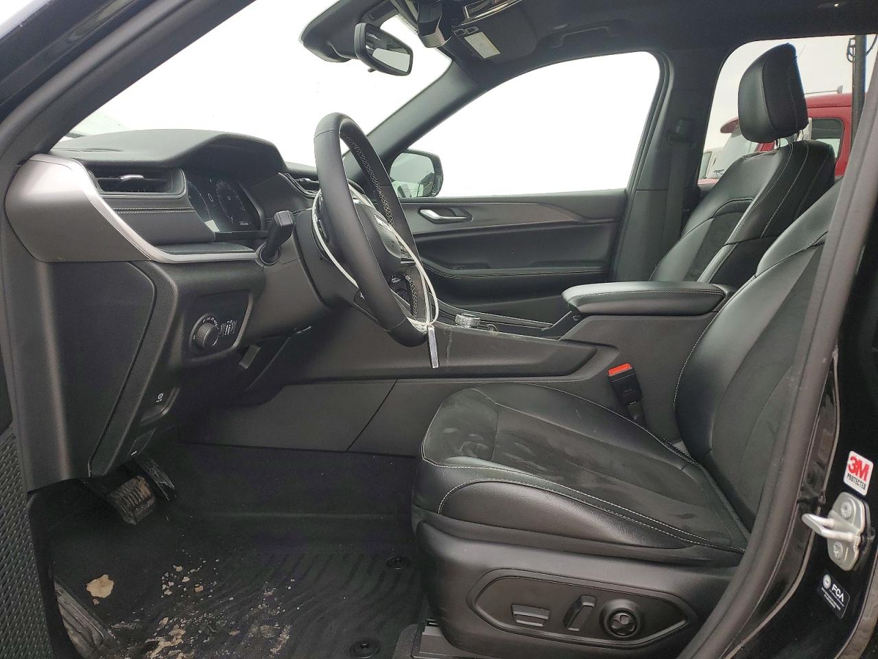 2024 JEEP GRAND CHEROKEE L LAREDO photo 13