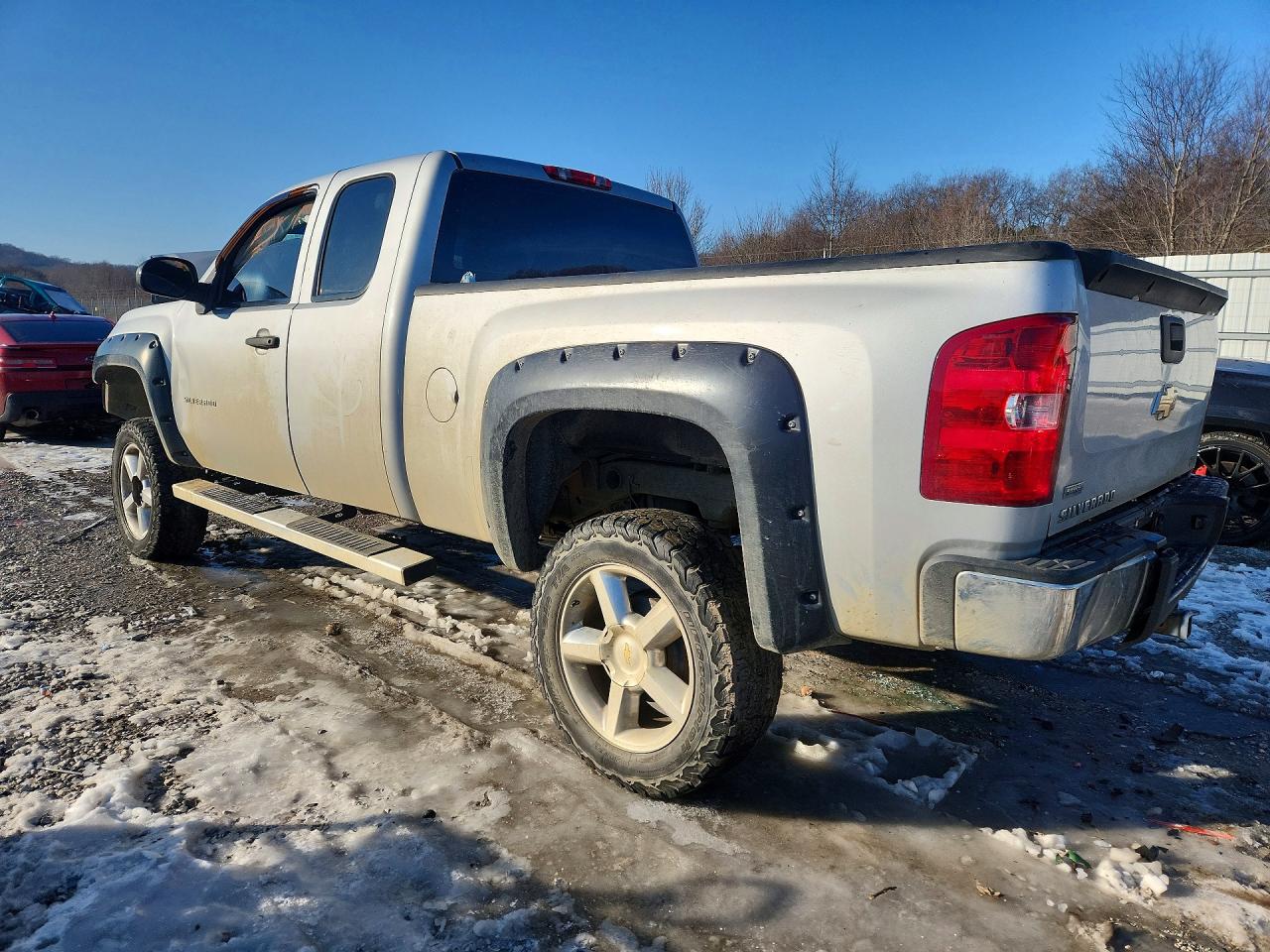 2010 CHEVROLET SILVERADO K1500 photo 4