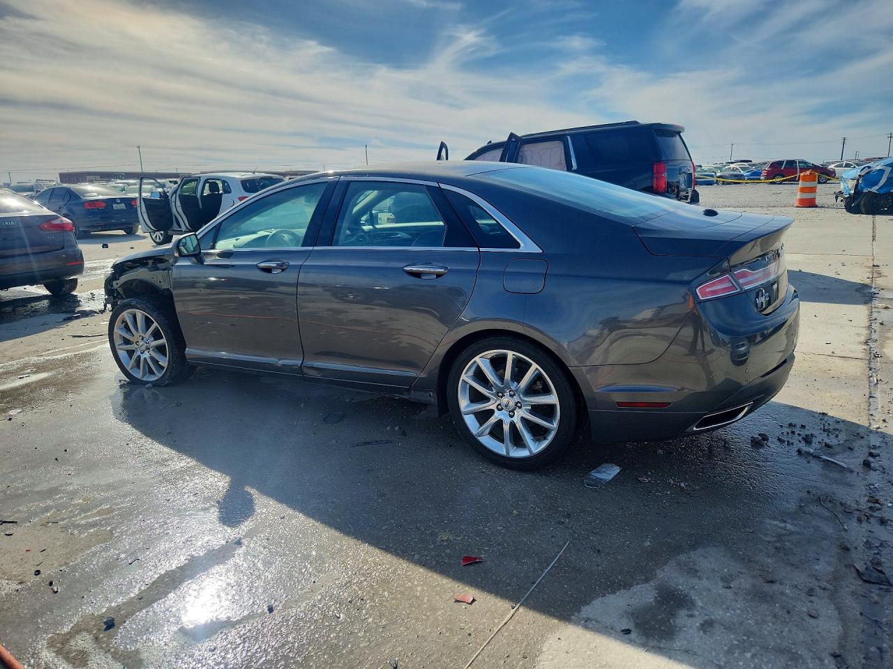 2016 LINCOLN MKZ HYBRID photo 3
