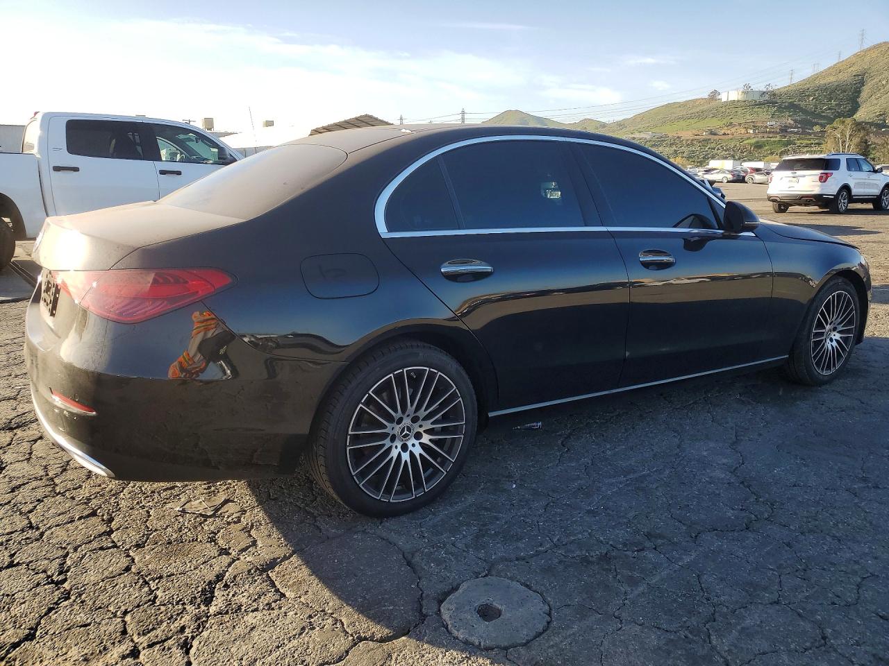 2025 MERCEDES-BENZ C 300 photo 3
