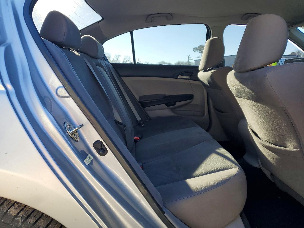 2012 HONDA ACCORD LXP photo 19