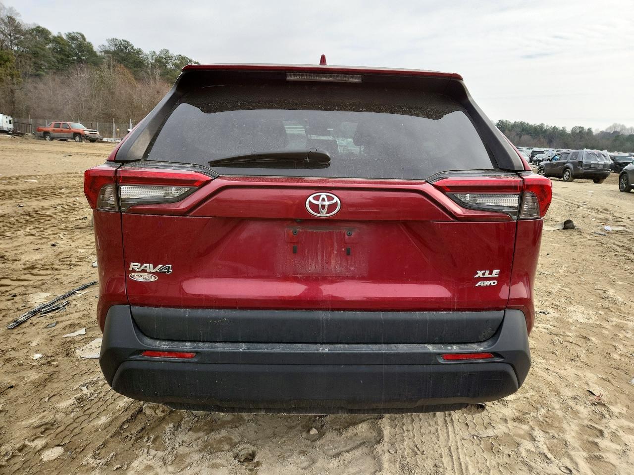 2019 TOYOTA RAV4 XLE photo 6