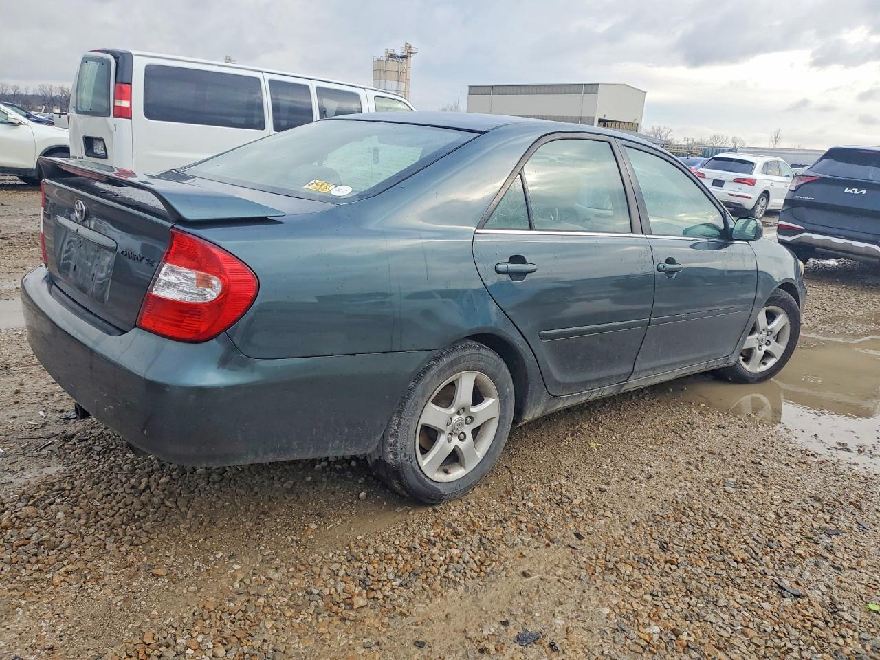 2003 TOYOTA CAMRY photo 3