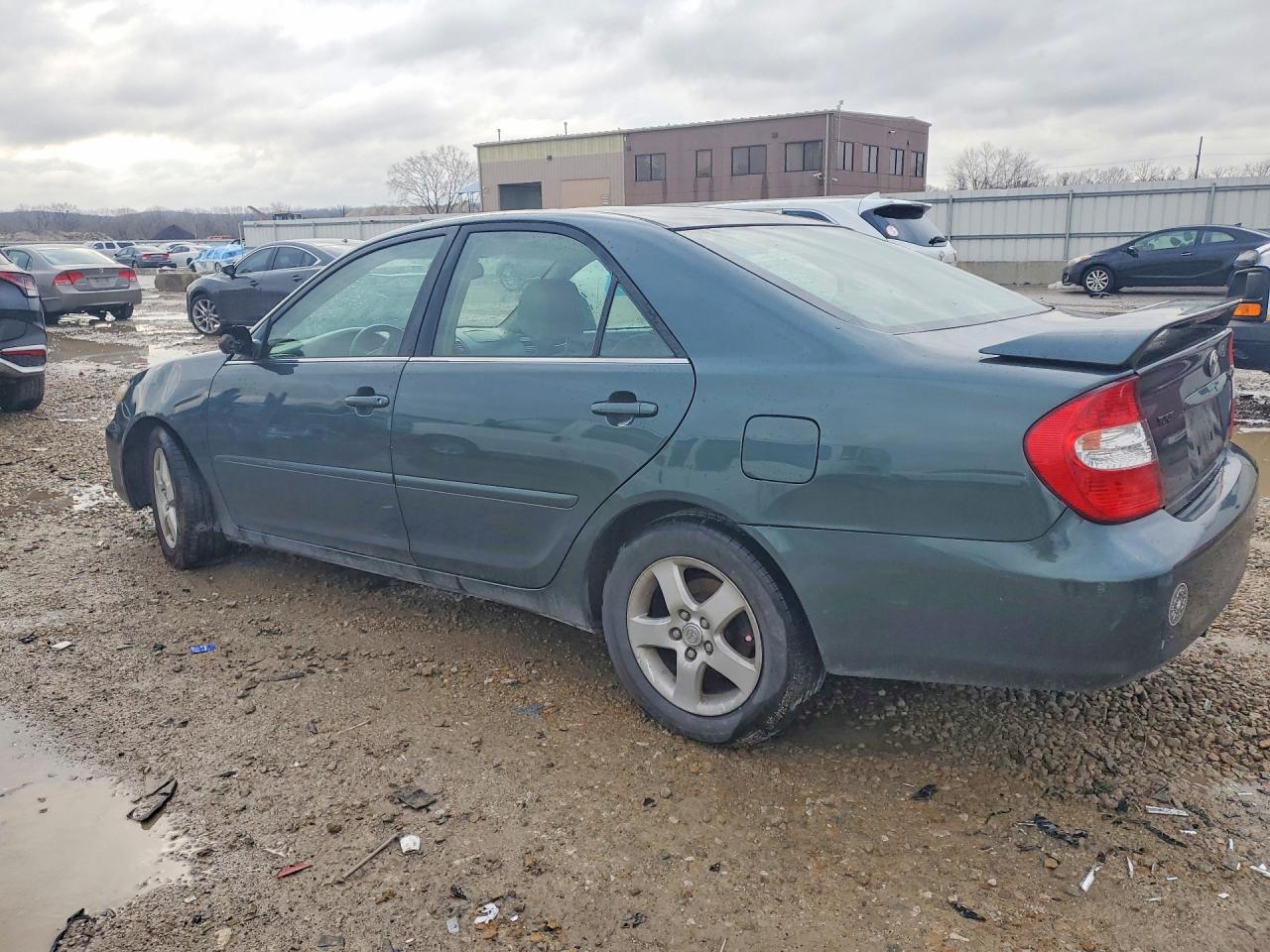 2003 TOYOTA CAMRY photo 2