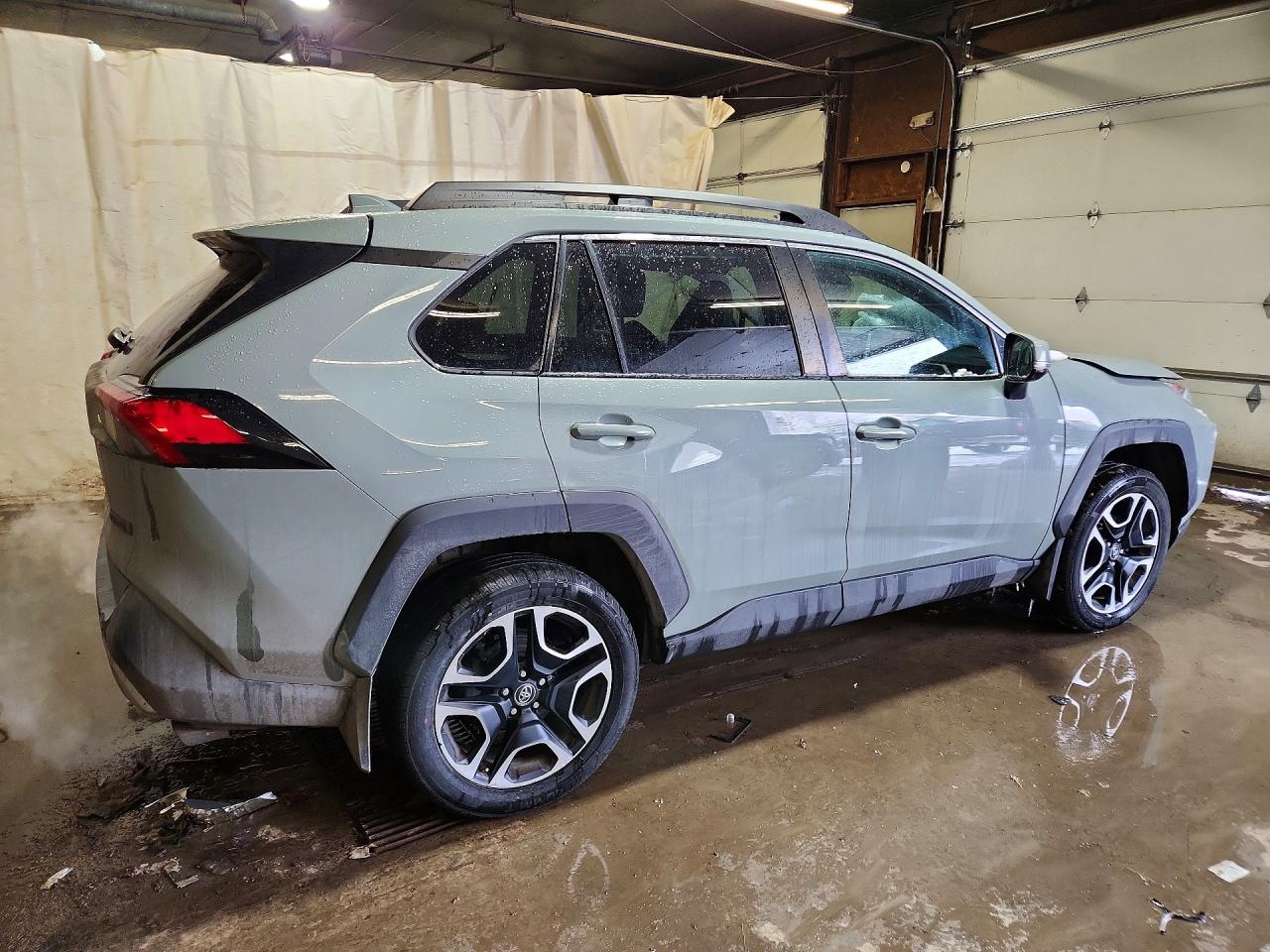 2019 TOYOTA RAV4 ADVENTURE photo 5