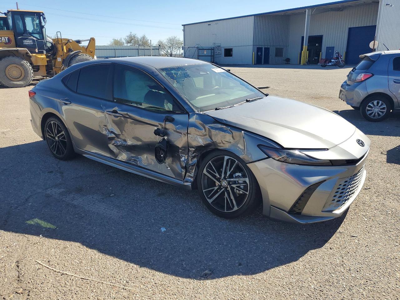 2025 TOYOTA CAMRY XSE photo 4