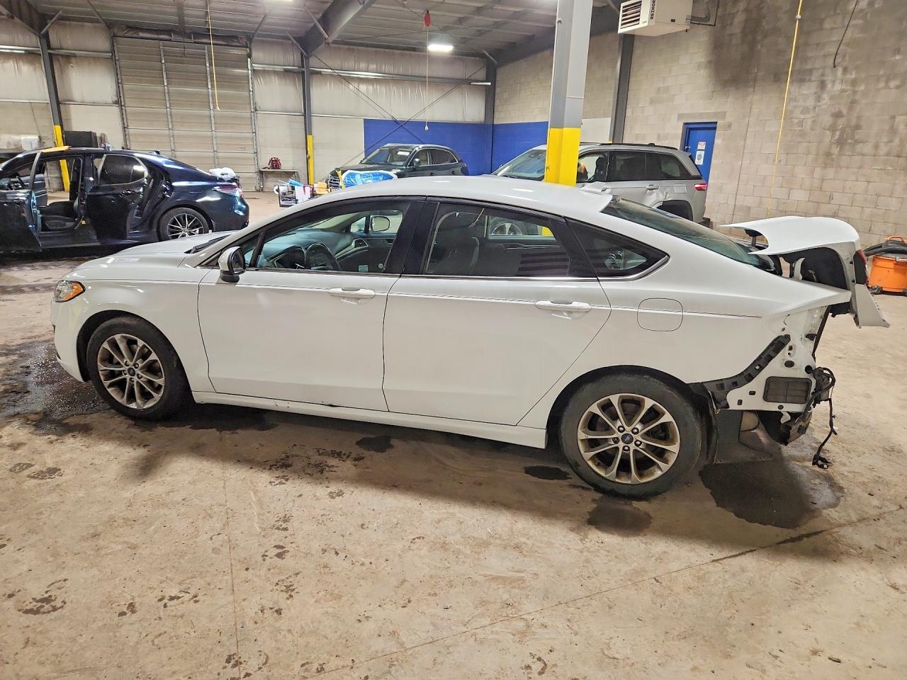 2019 FORD FUSION SE photo 3