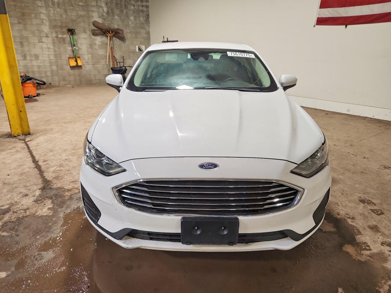 2019 FORD FUSION SE photo 9