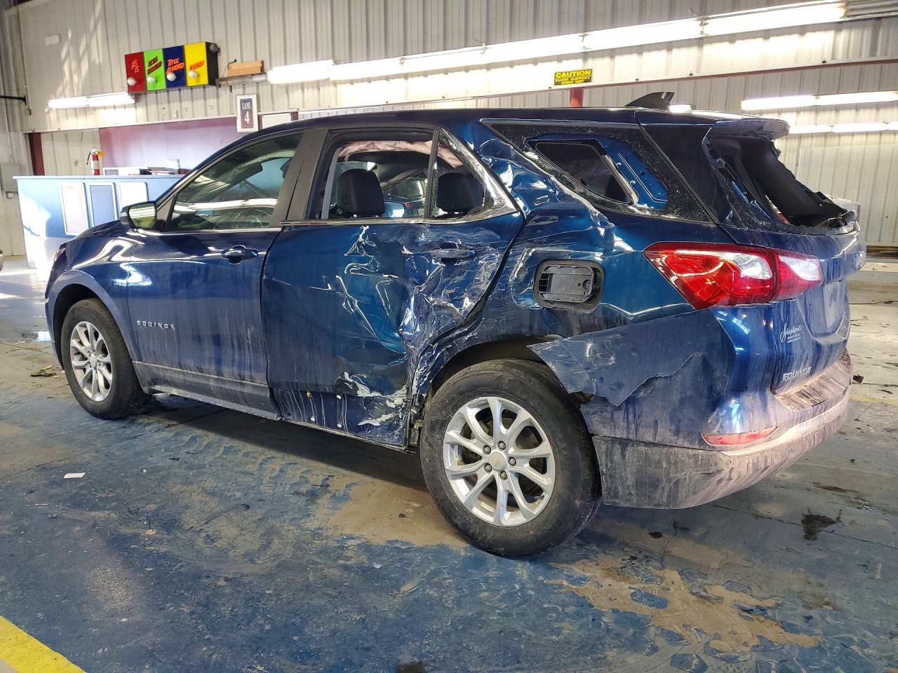 2021 CHEVROLET EQUINOX LT photo 2