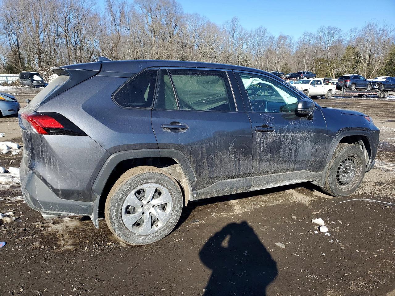 2024 TOYOTA RAV4 LE photo 3