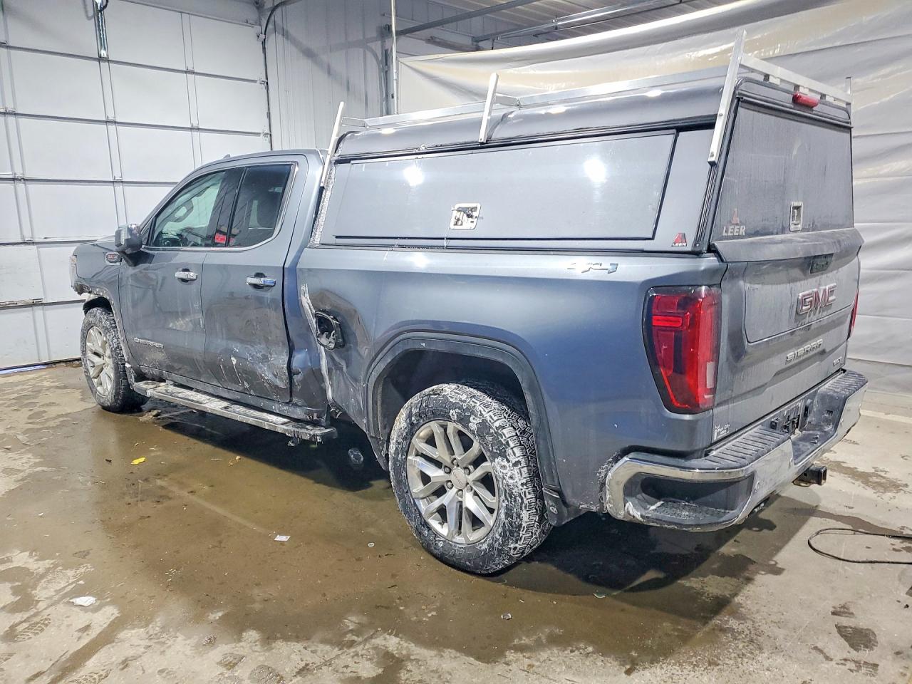 2019 GMC SIERRA K1500 SLT photo 2