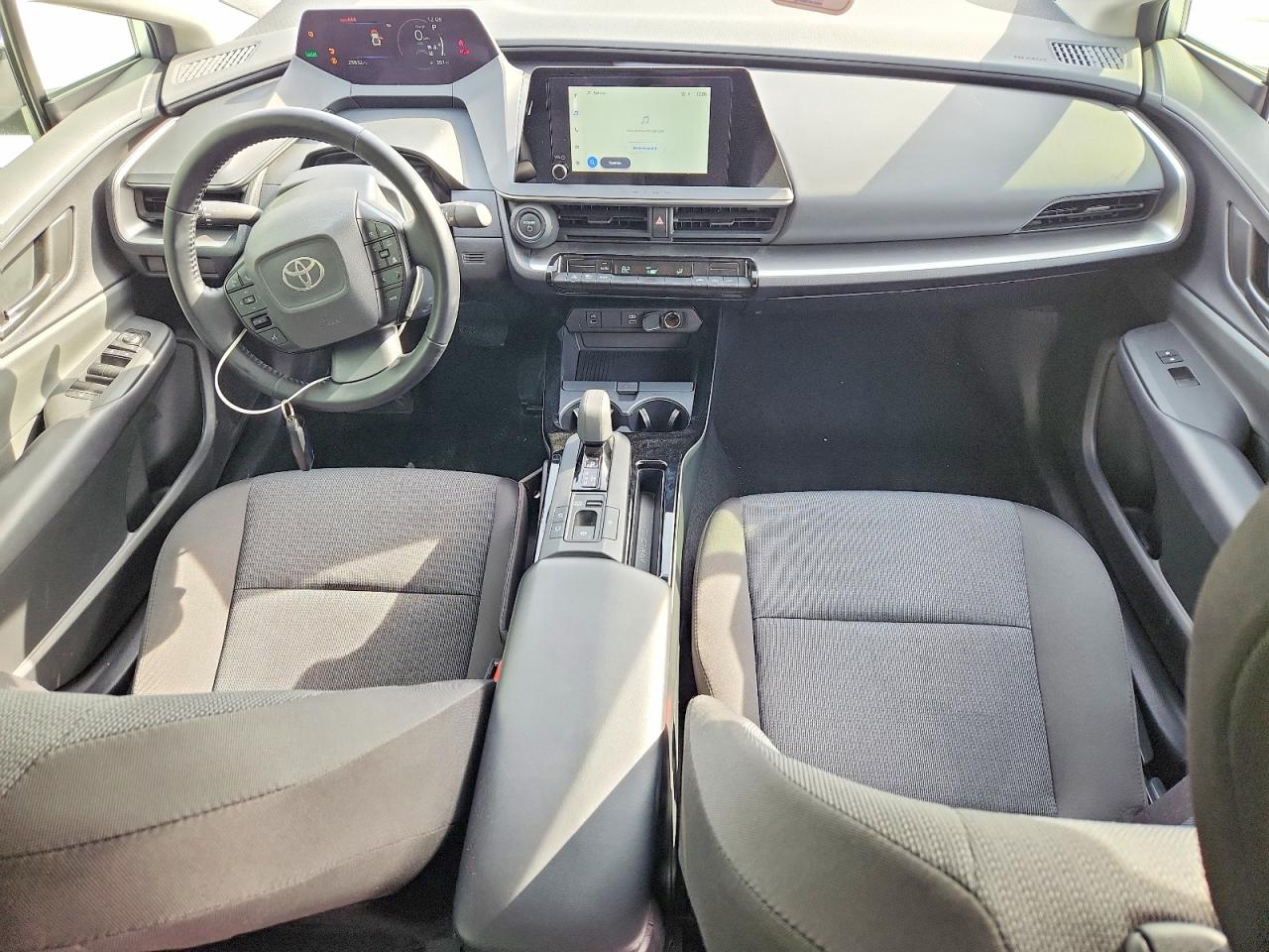2025 TOYOTA PRIUS LE photo 15