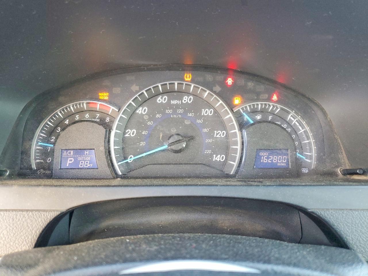 2012 TOYOTA CAMRY XLE photo 25