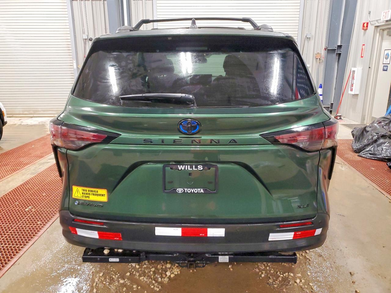 2025 TOYOTA SIENNA photo 6