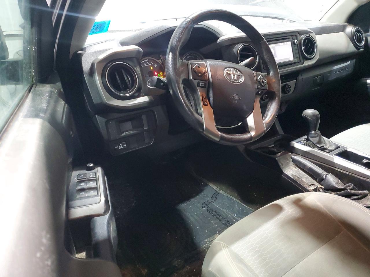2017 TOYOTA TACOMA photo 15
