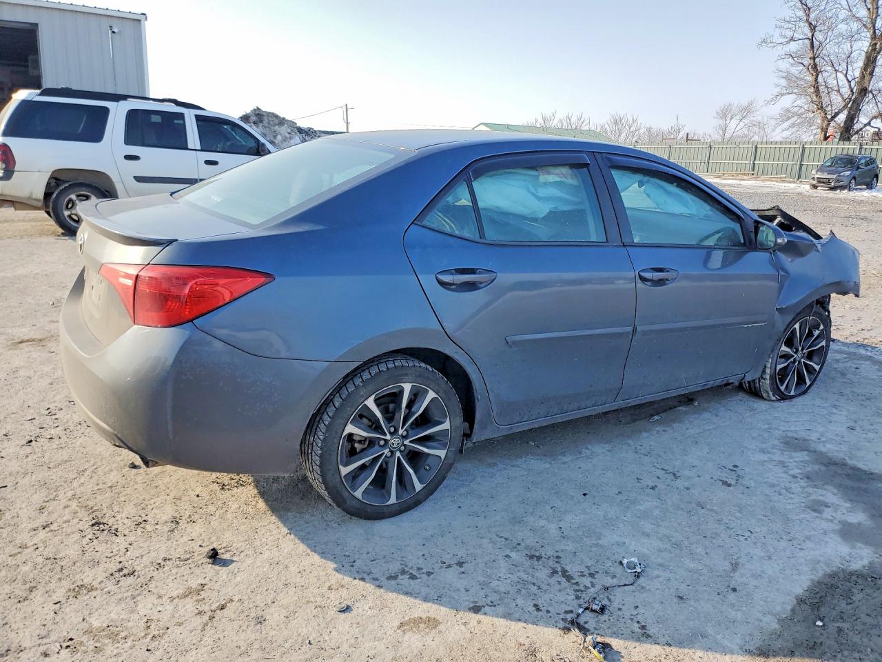 2017 TOYOTA COROLLA L photo 3