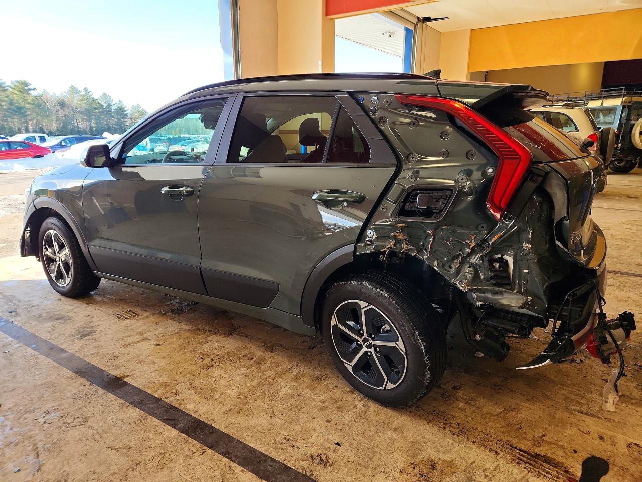 2025 KIA NIRO EX photo 3
