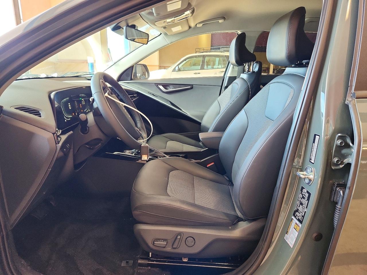 2025 KIA NIRO EX photo 13