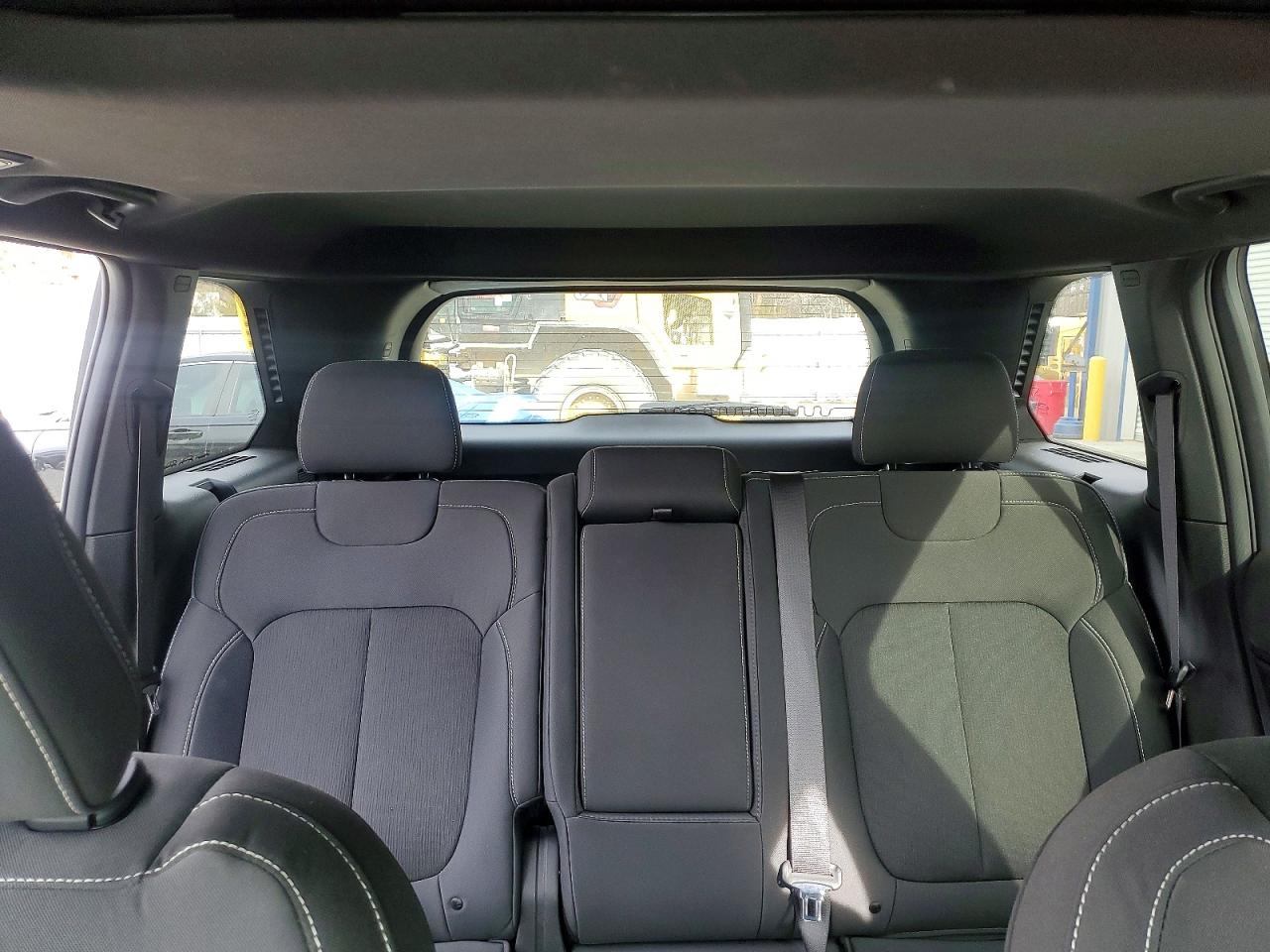 2024 JEEP GRAND CHEROKEE LAREDO photo 10