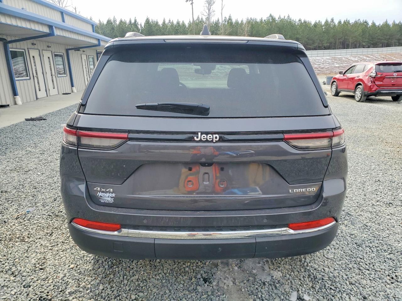 2024 JEEP GRAND CHEROKEE LAREDO photo 6