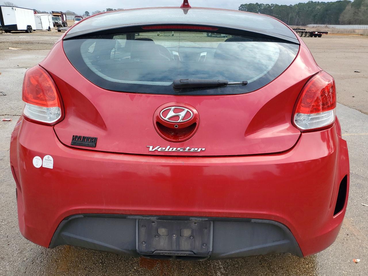 2015 HYUNDAI VELOSTER photo 11