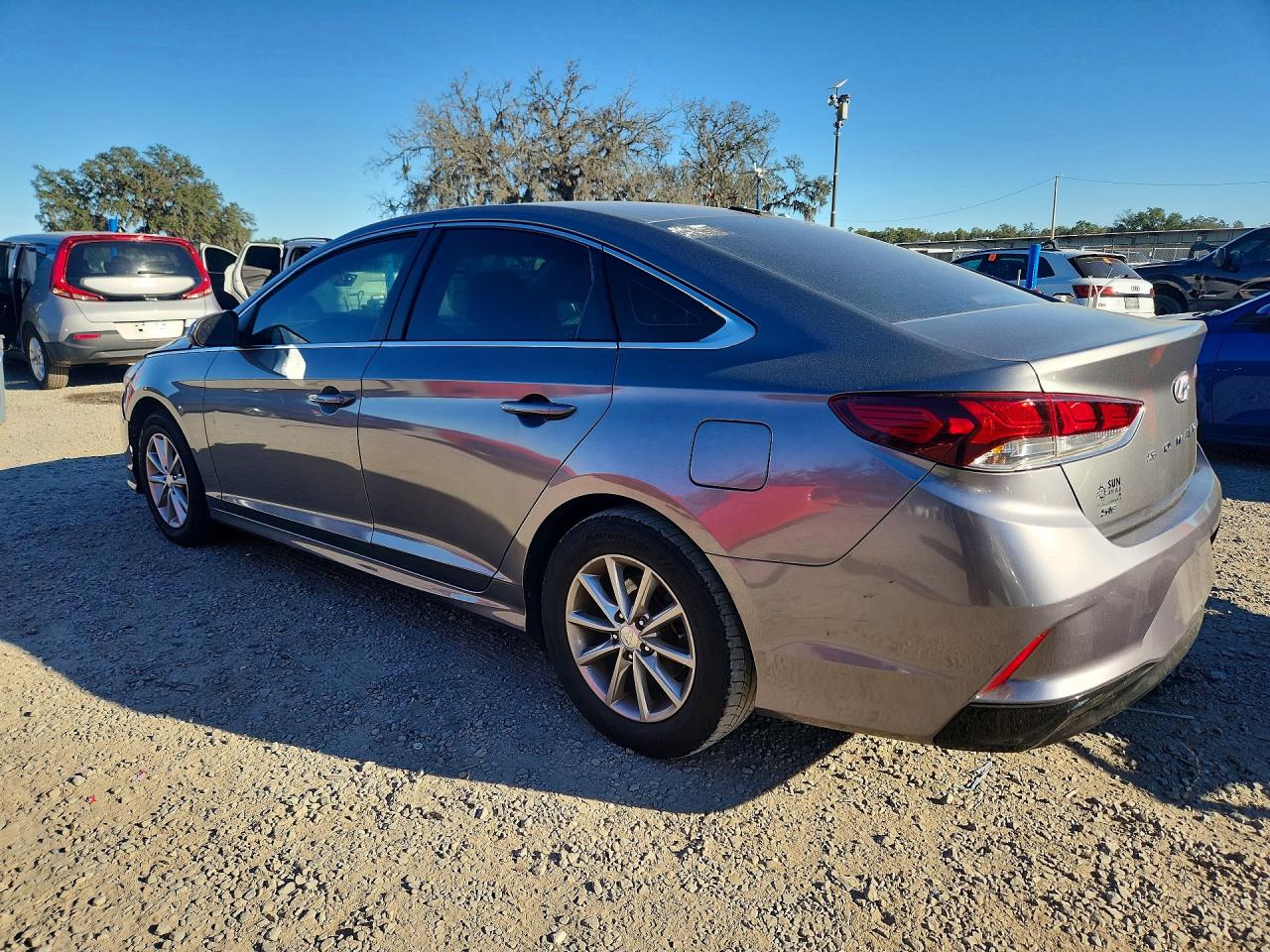 2018 HYUNDAI SONATA SE photo 3