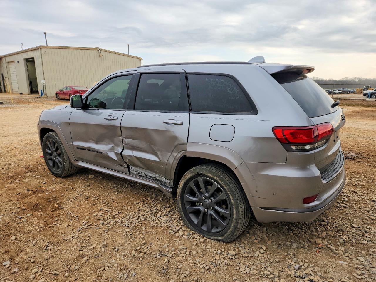 2018 JEEP GRAND CHEROKEE OVERLAND photo 2