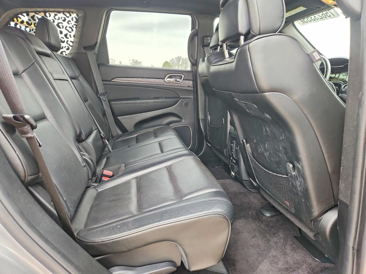 2018 JEEP GRAND CHEROKEE OVERLAND photo 11