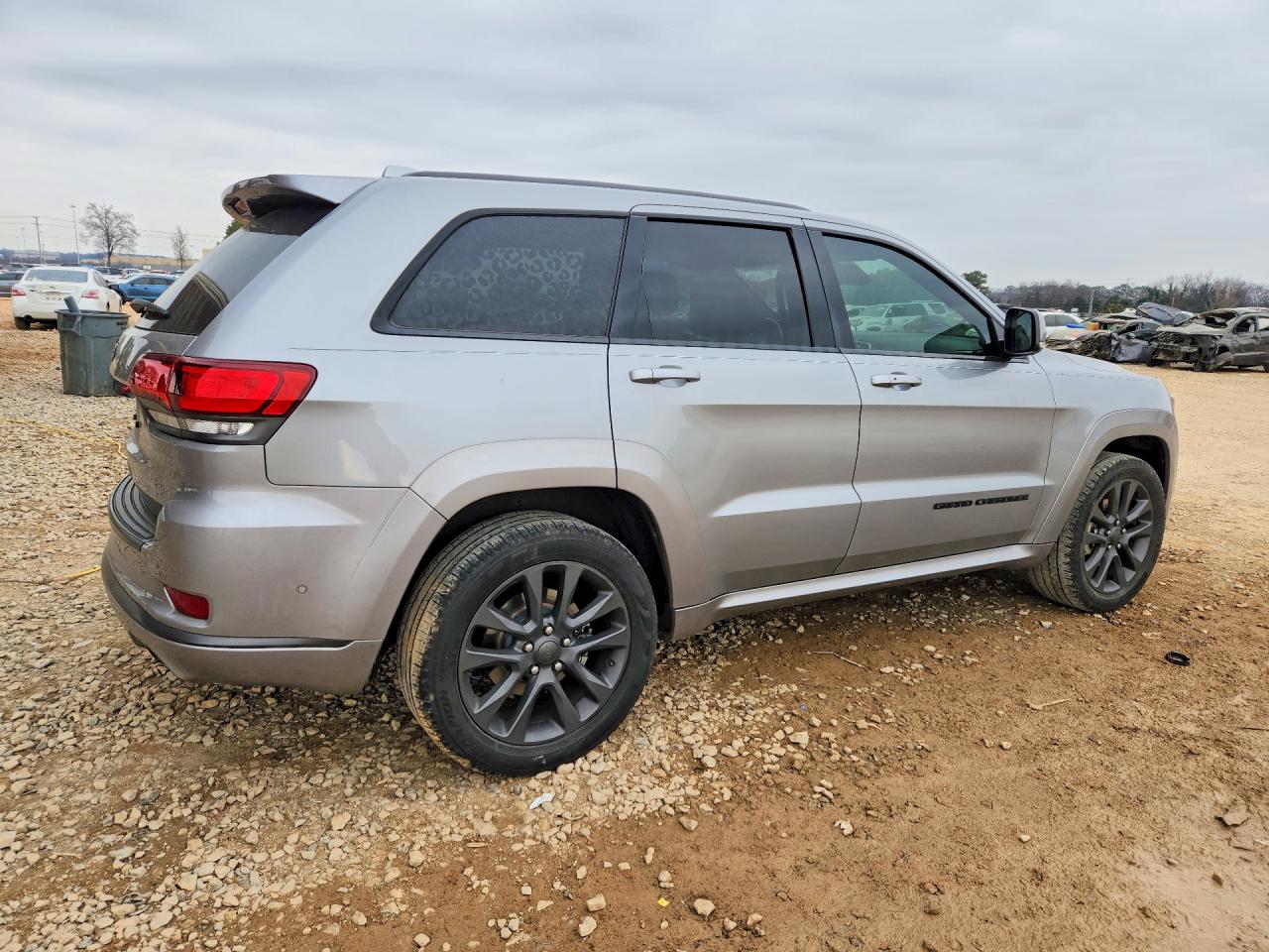 2018 JEEP GRAND CHEROKEE OVERLAND photo 3