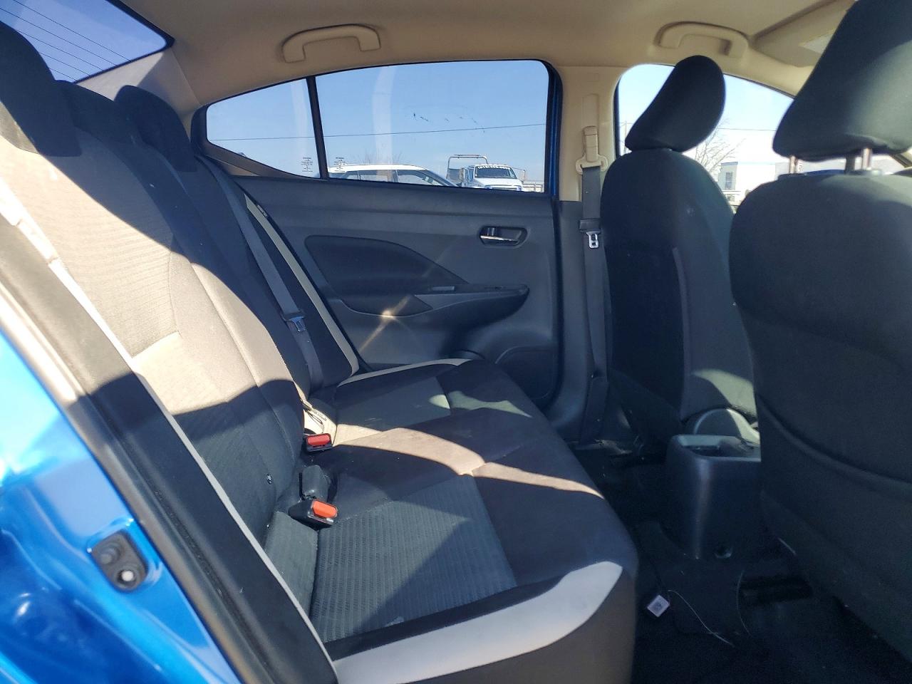 2021 NISSAN VERSA SV photo 10